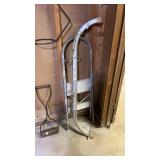 Stabilizer Model AC96, Hand Roller, and Step