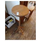 Oak spiral plant stand top 10 ' dia, 34-1/2' tall