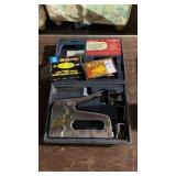 Staple Gun W Staples