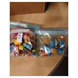 Lot of miniature toy figures, Bernstein bears,