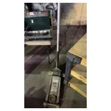 Pittsburgh 2 1/2 ton floor Jack