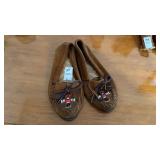 Minnetonka Moccasins Size?