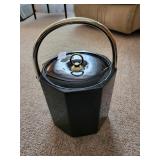 Ice bucket