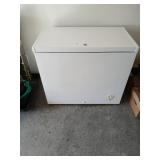 Kenmore deep freezer very clean unit
