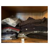 Menï¿½s sweaters - variety mostly large / shelf lot