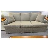 Ethan Allen sofa pristine condition 88 x 38