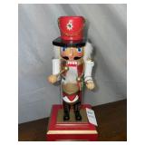 FAO SCHWARZ Holiday Nutcracker - music box
