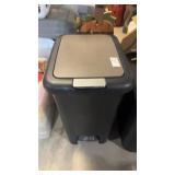 Black Kitchen Trash Can