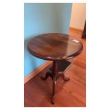 Marsman Small Round Table Stand