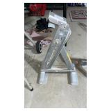 2 Ladder Jacks