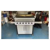 Char-Broil Grill with Cover