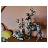 2 Christmas deer