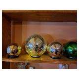 Light up Christmas bulbs battery operated