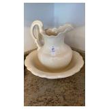 VTG pottery wash basin and pitcher set