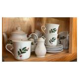 Mistletoe China Set