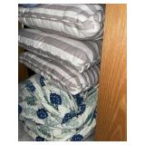 3 Large floor pillows & comforter