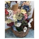 Large basket, wreaths & variety