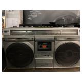 Sanyo AMSS tape player and radio