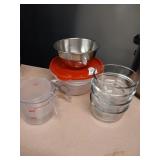 Pyrex bowl, misc kitchen lot