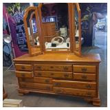 8 drawer Dresser with  mirror 65x32x19