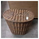Wicker laundry basket