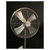 Standing fan