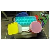 Lot of plastic ware
