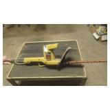 Black & Decker 13' electric hedge trimmer