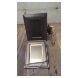 Pair of digital photo frames