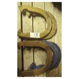 (5) horseshoes