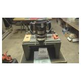 Black & Decker 1-1/4 HP router with table