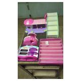 Child's plastic playware