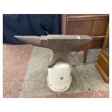 Anvil, 28 ' long, 11 ' tall, feet 10 ' wide