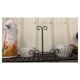 Cookbook stand, plastic serving bowls (5) and