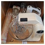 Sunbeam mixmaster,Oreck MKT800 handheld mixer,