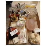 Lot of knick knacks and glass, Snowbunnie, bunny