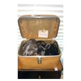 VTG Weekender Case & Tie Backs