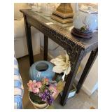 Occasional table, 28 ï¿½ wide, 29 ï¿½ tall, no