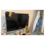 SANYO 26 in Flatscreen TV & remote