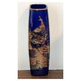 Porcelain Japanese cobalt blue vase with gold