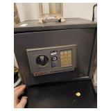 Stack-On safe model 12414452, locks with key,
