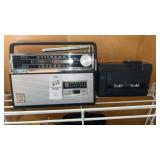 Vintage General Electric AM/FM Radio and Cassette