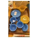 Vintage Childï¿½s Opaque Tea Set