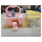 1970s Barbie light up  dresser & 1980s Barbie