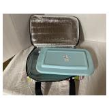 Lidded baking dish with insulated carrier, 7 x