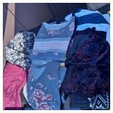 Ladies size medium Nikes jacket ladies extra