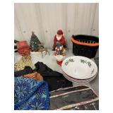 Miscellaneous lot of Christmas decorations,