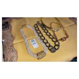 (4) vintage fashion necklaces