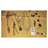 (5) vintage fashion necklaces