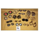 Vintage signed clip/ screwback earrings - Napier